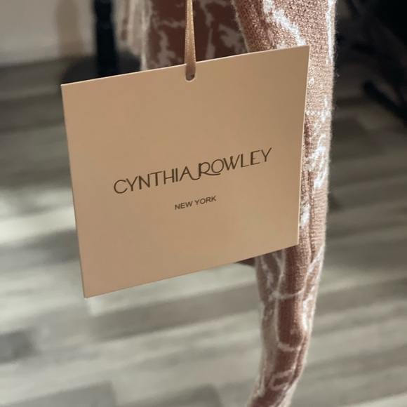 #108 - Cynthia Rowley New York Crewneck Floral Top. Brand New With Tag. - Picture 3 of 12